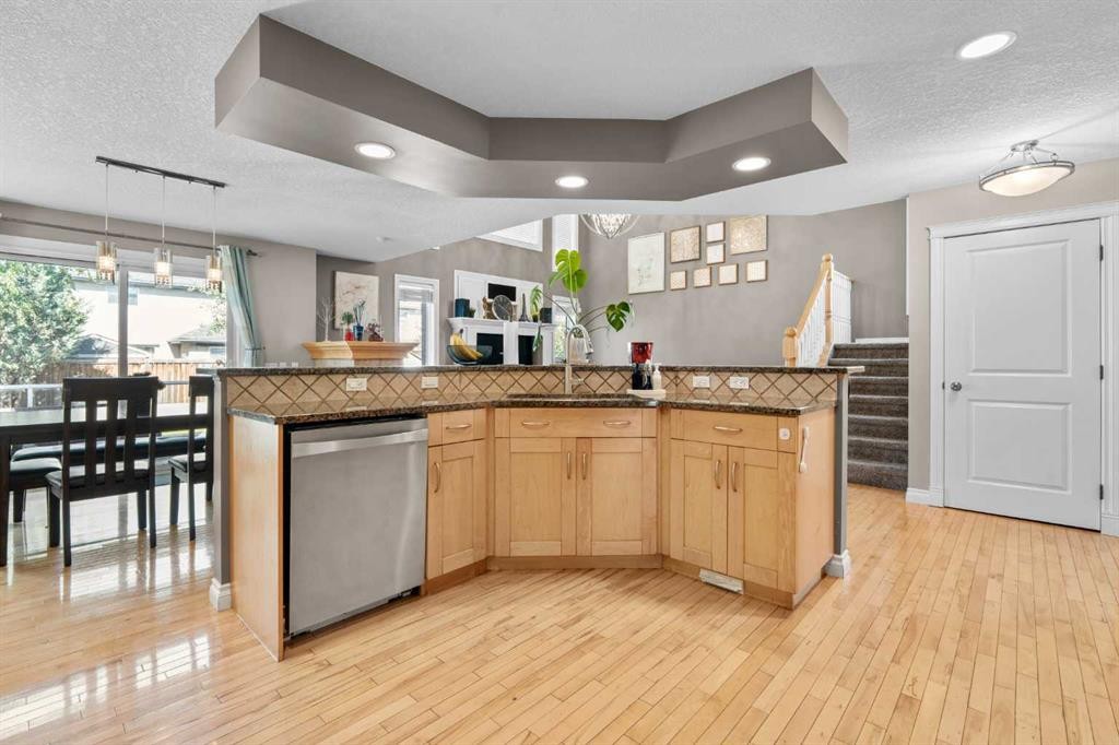 92 Cranston Drive Se, Calgary, AB - Indoor Photo Showing Kitchen