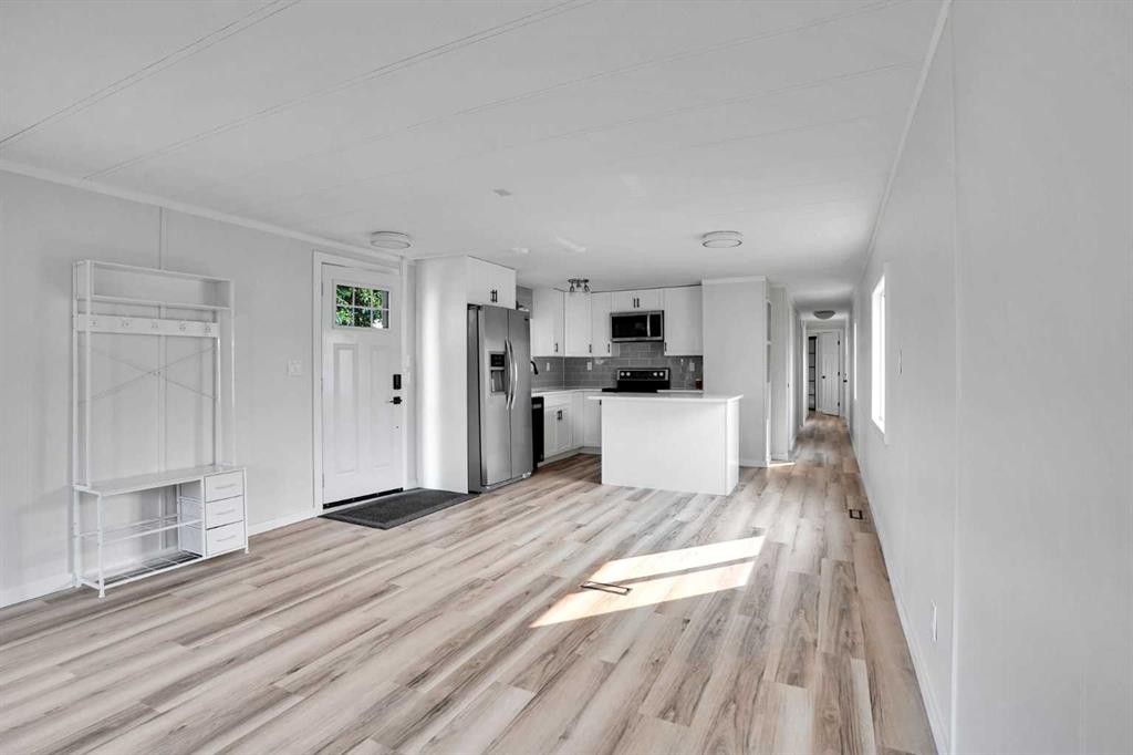 64 Huntwell Way Ne, Calgary, AB - Indoor Photo Showing Kitchen