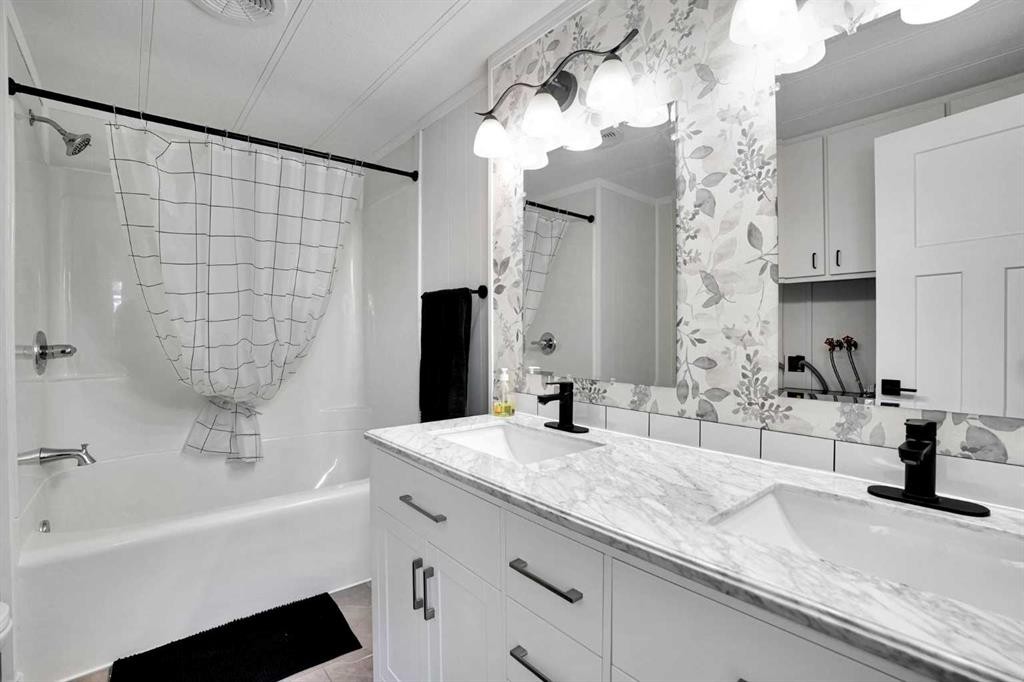 64 Huntwell Way Ne, Calgary, AB - Indoor Photo Showing Bathroom