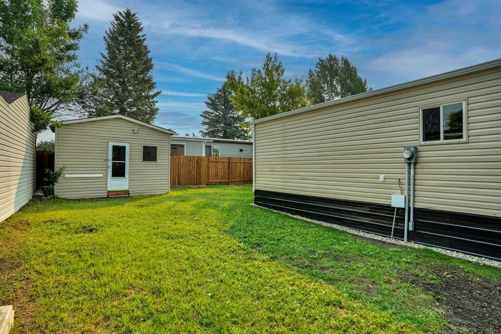 64 Huntwell Way Ne, Calgary, AB - Outdoor
