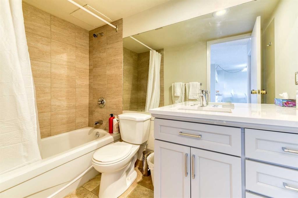 2209-221 6 Avenue Se, Calgary, AB - Indoor Photo Showing Bathroom