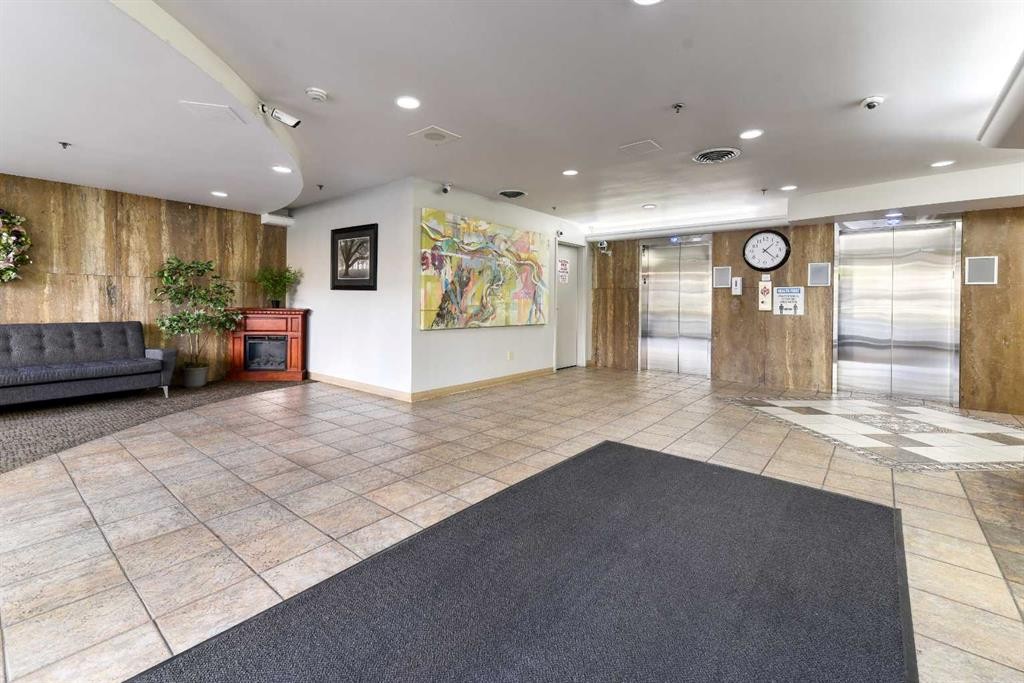 2209-221 6 Avenue Se, Calgary, AB - Indoor Photo Showing Other Room