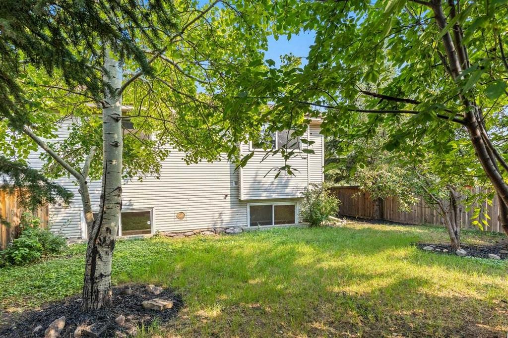 162 Millbank Hill Sw, Calgary, AB - Outdoor