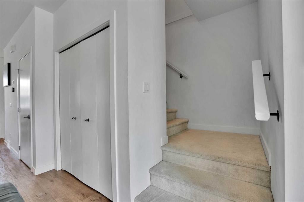 76 Amblefield Terrace Nw, Calgary, AB - Indoor Photo Showing Other Room