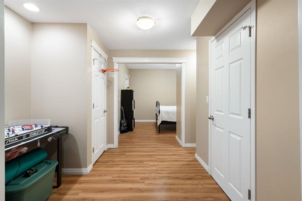 70 Walden Manor Se, Calgary, AB - Indoor Photo Showing Other Room