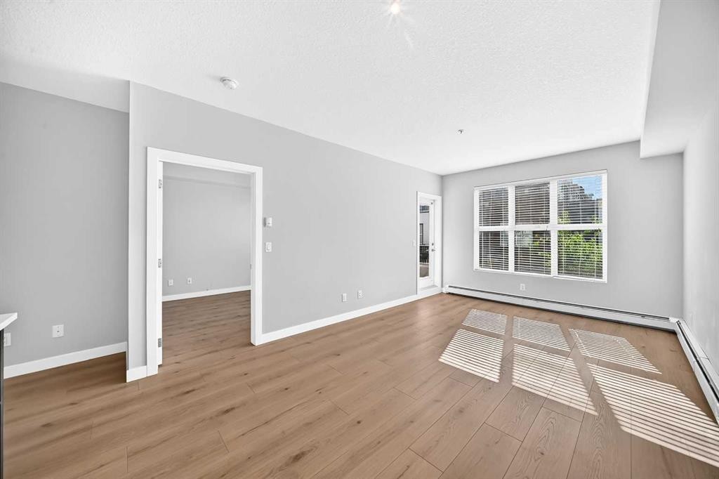 1210-95 Burma Star Road Sw, Calgary, AB - Indoor Photo Showing Other Room