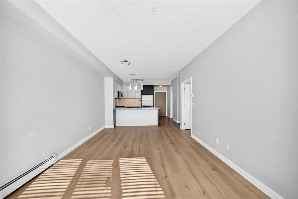 1210-95 Burma Star Road Sw, Calgary, AB - Indoor Photo Showing Other Room