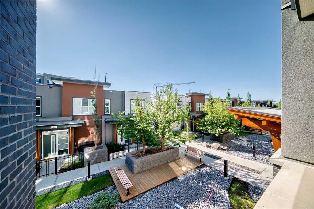 1210-95 Burma Star Road Sw, Calgary, AB - Outdoor