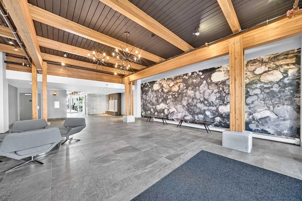 1210-95 Burma Star Road Sw, Calgary, AB - Indoor Photo Showing Other Room