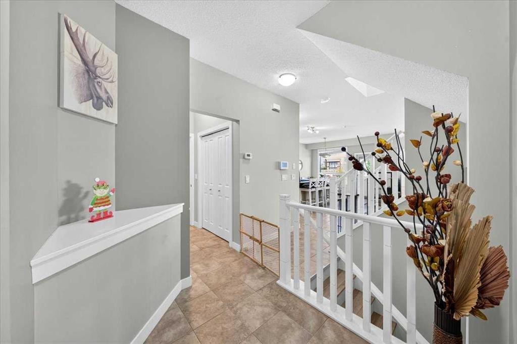 251 Hillcrest Circle Sw, Airdrie, AB - Indoor Photo Showing Other Room