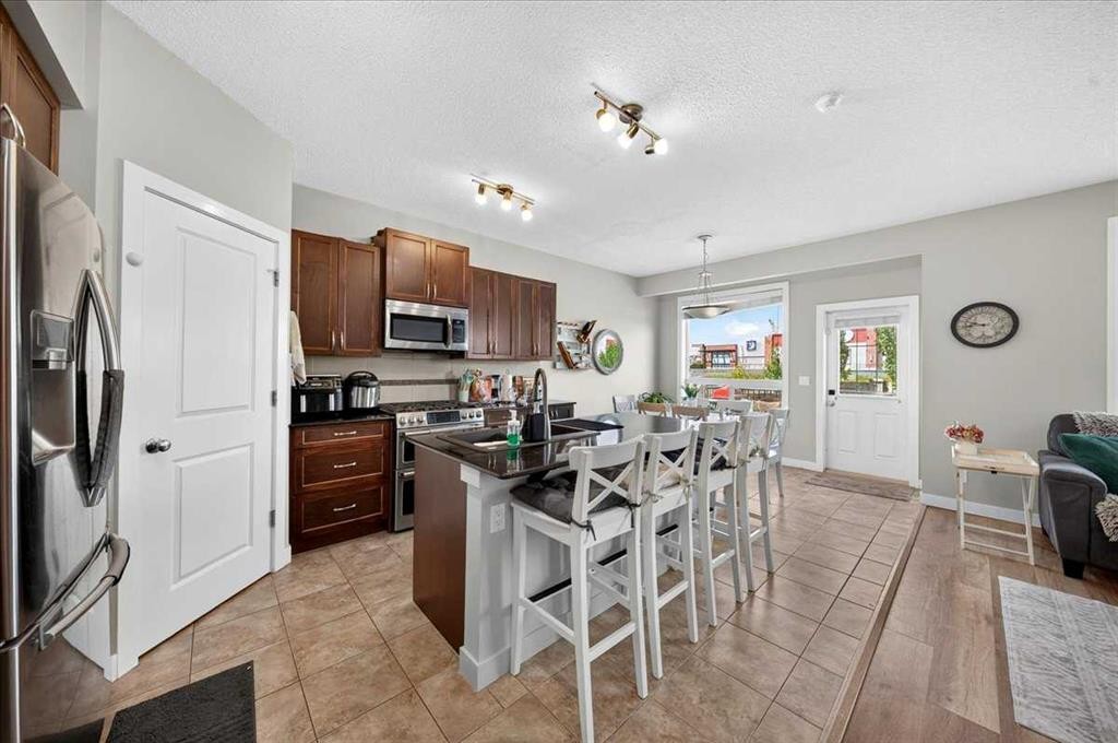 251 Hillcrest Circle Sw, Airdrie, AB - Indoor Photo Showing Other Room