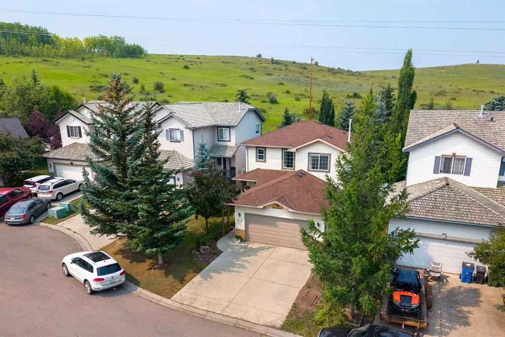 100 Bow Ridge Crescent, Cochrane, AB - Outdoor