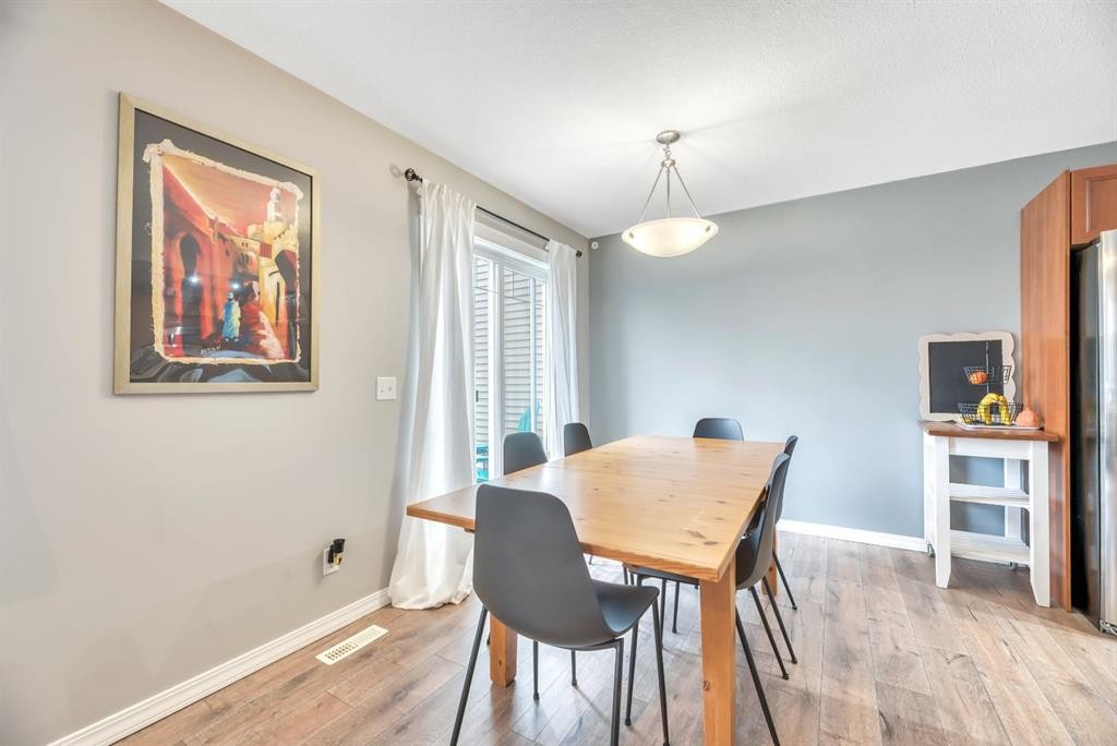 127 Hillview Terrace, Strathmore, AB - Indoor Photo Showing Dining Room