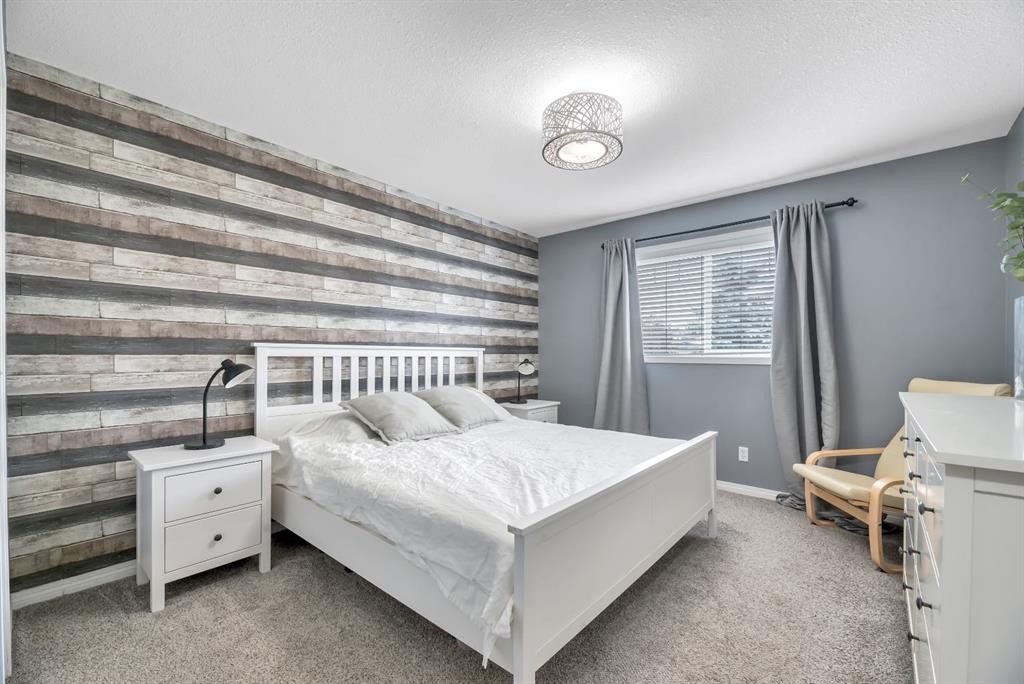 127 Hillview Terrace, Strathmore, AB - Indoor Photo Showing Bedroom