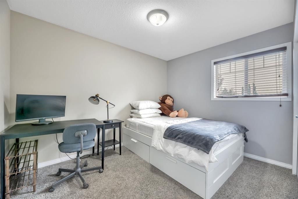 127 Hillview Terrace, Strathmore, AB - Indoor Photo Showing Bedroom