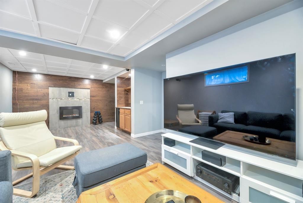 127 Hillview Terrace, Strathmore, AB - Indoor With Fireplace
