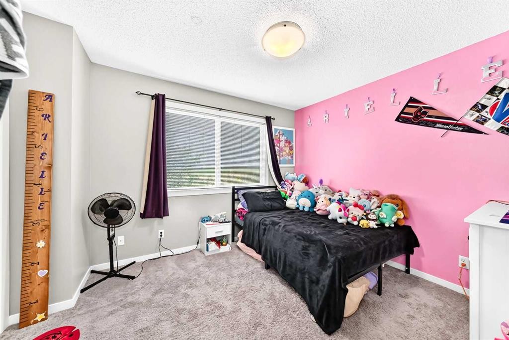 60 New Brighton Point Se, Calgary, AB - Indoor Photo Showing Bathroom