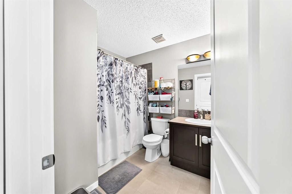 60 New Brighton Point Se, Calgary, AB - Indoor Photo Showing Other Room