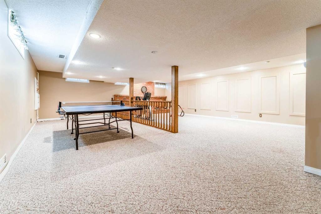 240 Canterville Drive Sw, Calgary, AB - Indoor