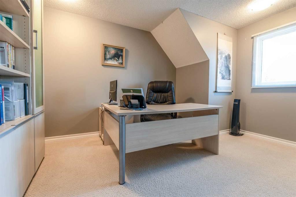 240 Canterville Drive Sw, Calgary, AB - Indoor Photo Showing Office