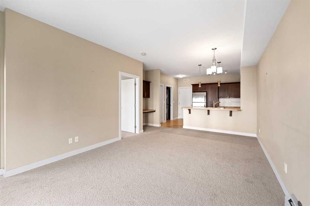 205-20 Royal Oak Plaza Nw, Calgary, AB - Indoor Photo Showing Other Room