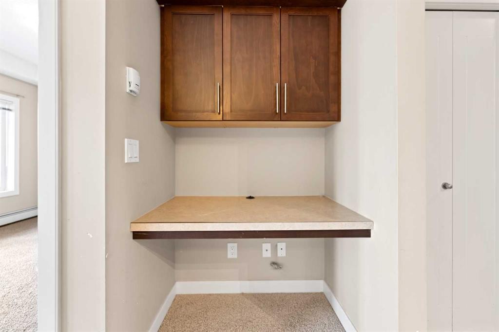 205-20 Royal Oak Plaza Nw, Calgary, AB - Indoor Photo Showing Other Room