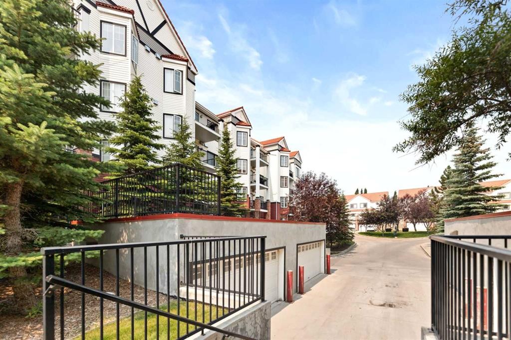 205-20 Royal Oak Plaza Nw, Calgary, AB - Outdoor