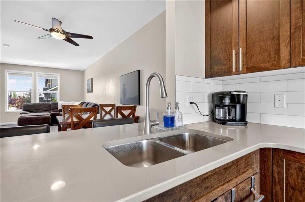 2003-280 Williamstown Close Nw, Airdrie, AB - Indoor Photo Showing Kitchen With Double Sink