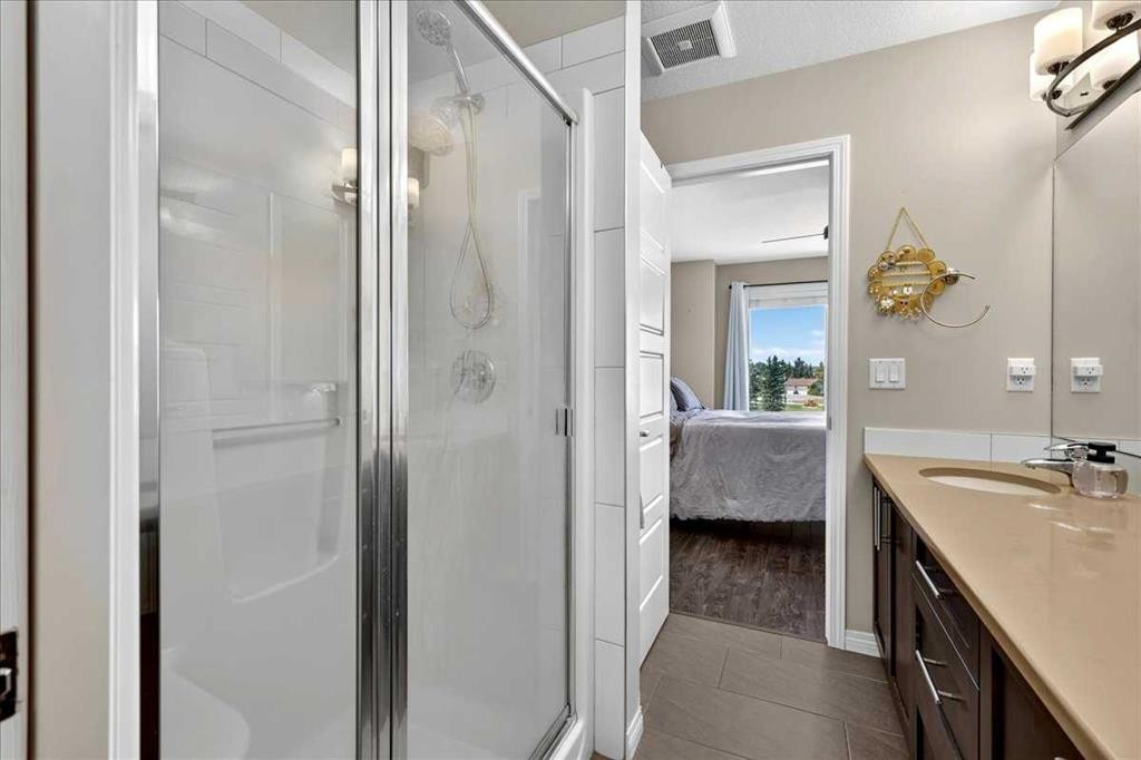 2003-280 Williamstown Close Nw, Airdrie, AB - Indoor Photo Showing Bathroom