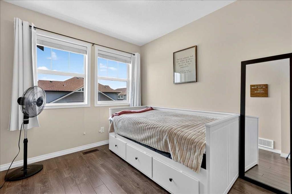 2003-280 Williamstown Close Nw, Airdrie, AB - Indoor Photo Showing Bedroom