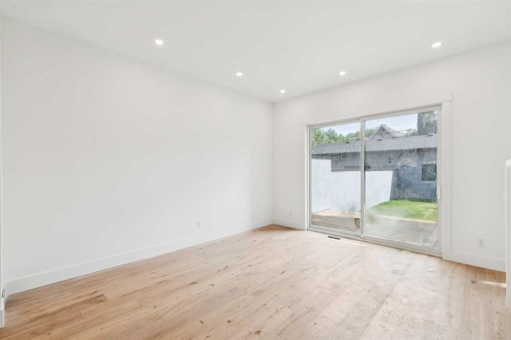 2609 5 Avenue Nw, Calgary, AB - Indoor Photo Showing Other Room