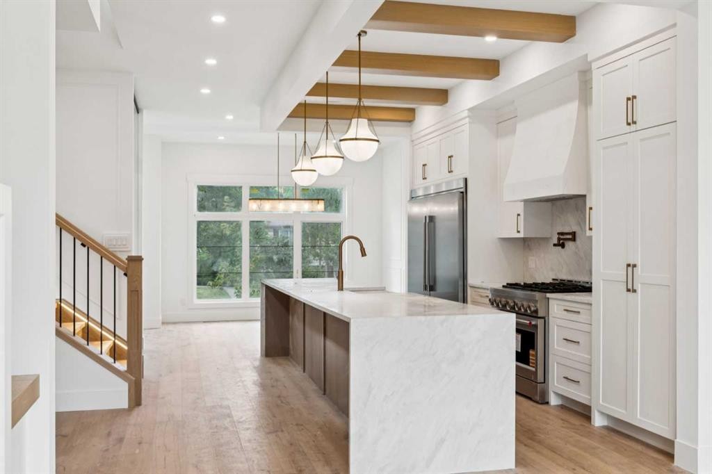 2609 5 Avenue Nw, Calgary, AB - Indoor Photo Showing Kitchen With Upgraded Kitchen
