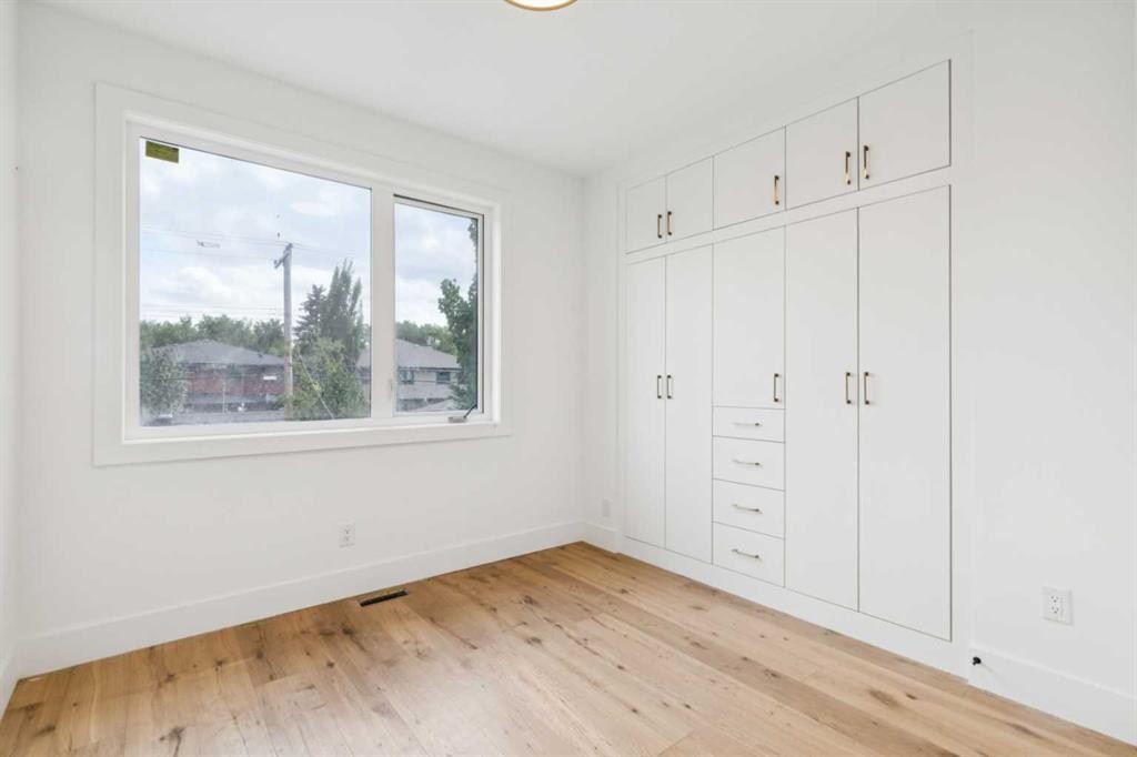 2609 5 Avenue Nw, Calgary, AB - Indoor Photo Showing Other Room