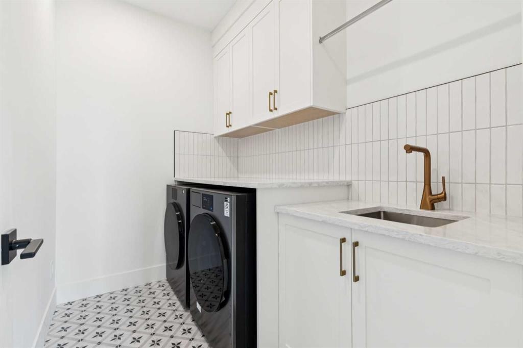 2609 5 Avenue Nw, Calgary, AB - Indoor Photo Showing Laundry Room