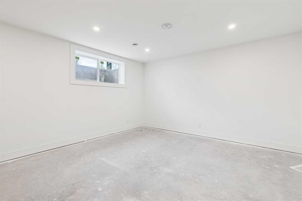 2609 5 Avenue Nw, Calgary, AB - Indoor Photo Showing Other Room