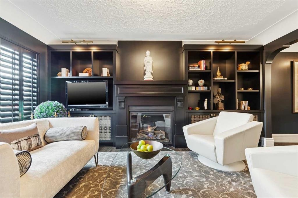 2814 14 Street Sw, Calgary, AB - Indoor Photo Showing Living Room With Fireplace