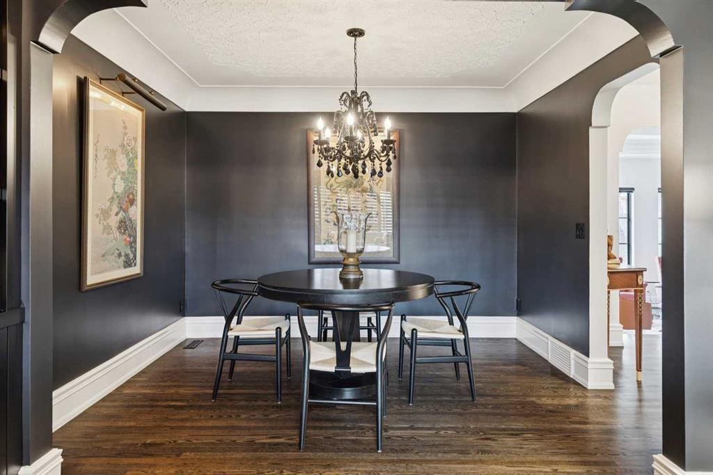 2814 14 Street Sw, Calgary, AB - Indoor Photo Showing Dining Room
