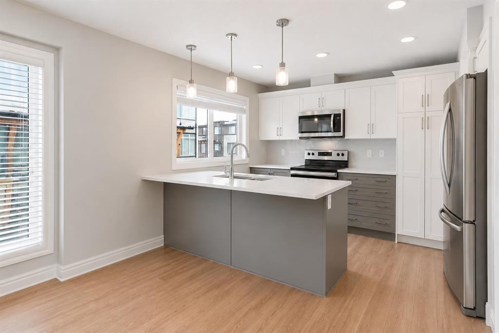 580 Savanna Boulevard, Calgary, AB - Indoor Photo Showing Kitchen With Stainless Steel Kitchen With Upgraded Kitchen