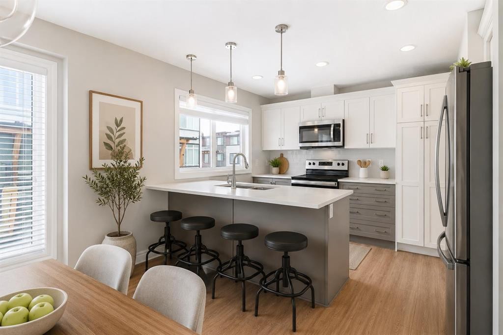 580 Savanna Boulevard, Calgary, AB - Indoor Photo Showing Kitchen With Stainless Steel Kitchen With Upgraded Kitchen