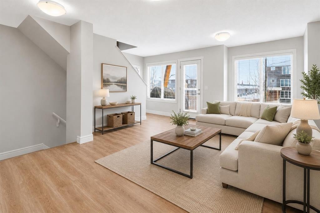 580 Savanna Boulevard, Calgary, AB - Indoor Photo Showing Living Room