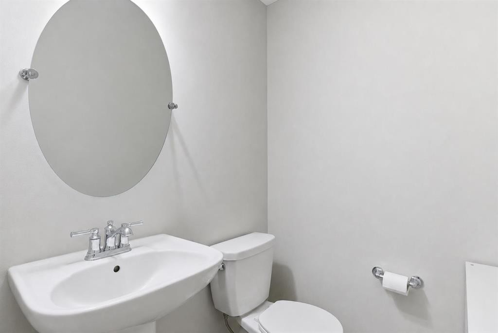 580 Savanna Boulevard, Calgary, AB - Indoor Photo Showing Bathroom