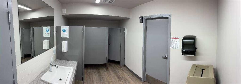 108-816 89 Avenue Sw, Calgary, AB - Indoor Photo Showing Other Room