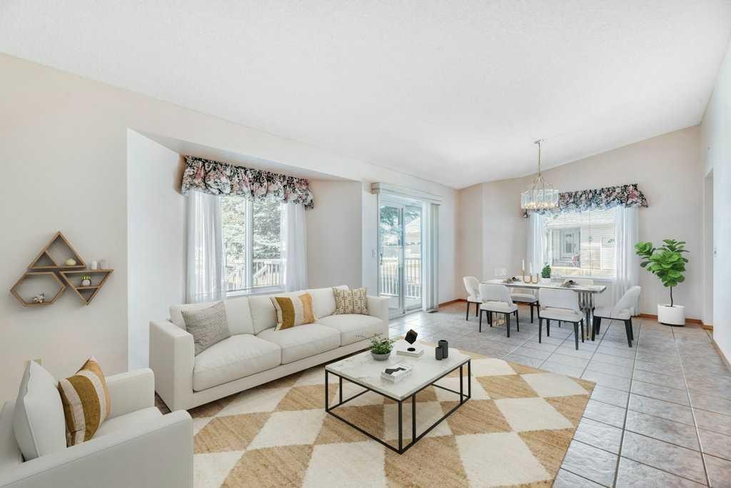 33 Riverview Point Se, Calgary, AB - Indoor Photo Showing Living Room