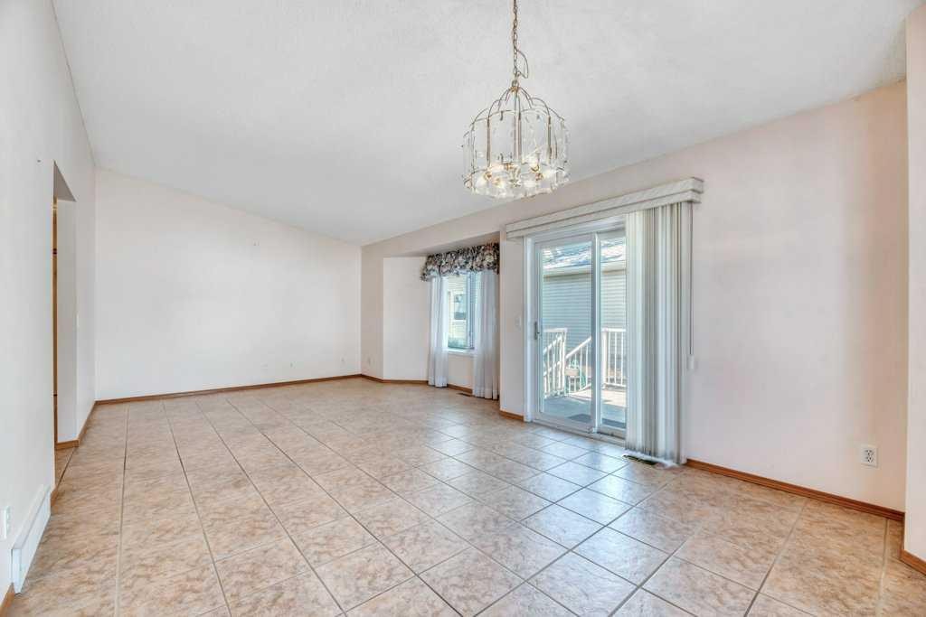 33 Riverview Point Se, Calgary, AB - Indoor Photo Showing Other Room