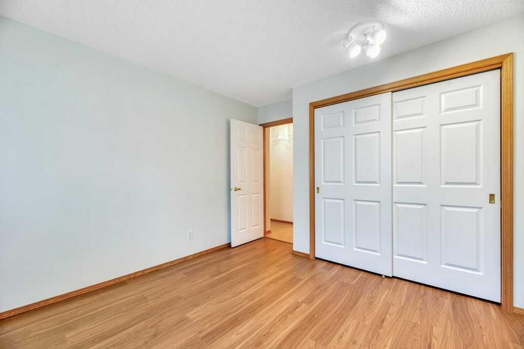 33 Riverview Point Se, Calgary, AB - Indoor Photo Showing Other Room