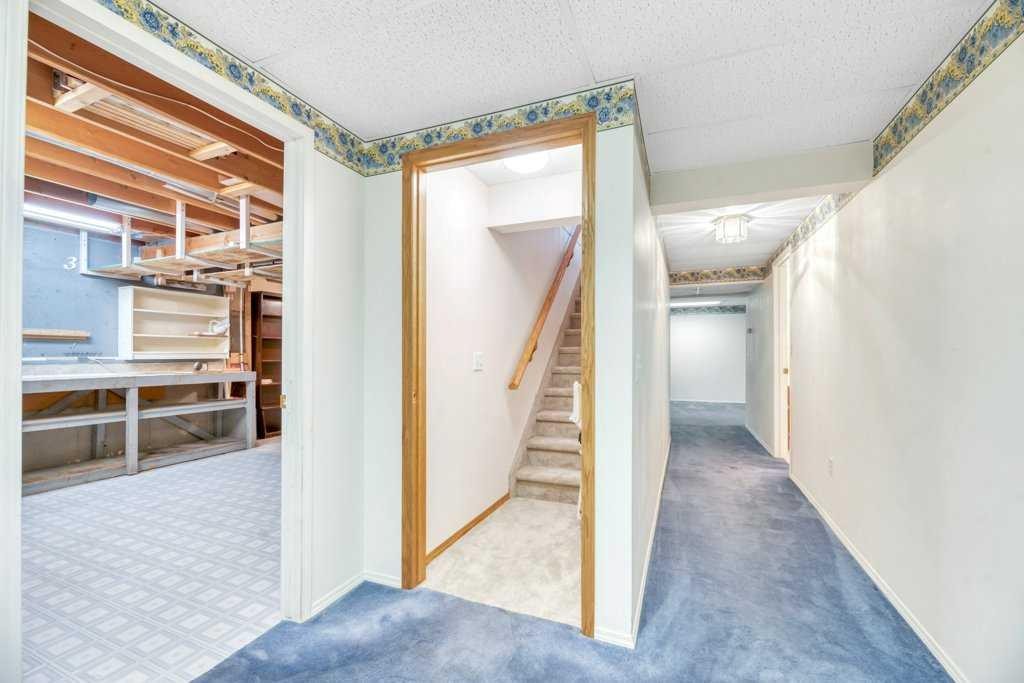 33 Riverview Point Se, Calgary, AB - Indoor Photo Showing Other Room