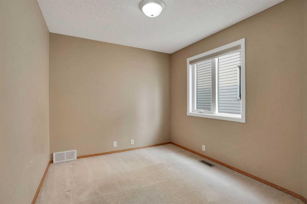 332 Harvest Hills Drive Ne, Calgary, AB - Indoor Photo Showing Other Room