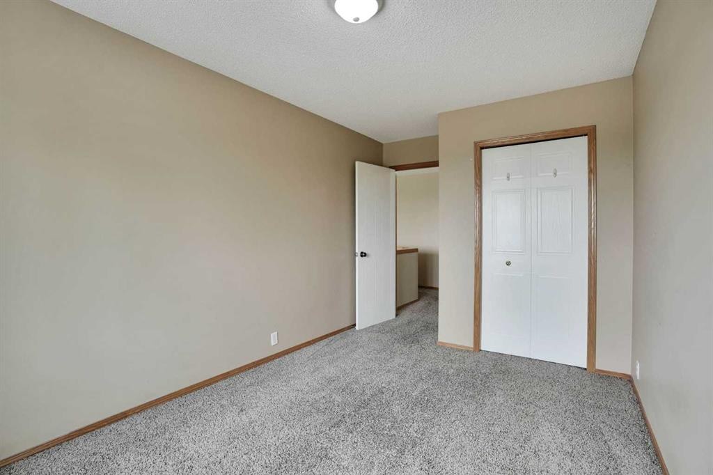 332 Harvest Hills Drive Ne, Calgary, AB - Indoor Photo Showing Other Room
