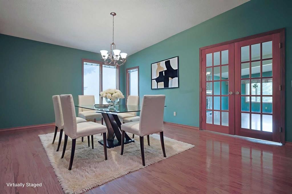 4904 Verulum Place Nw, Calgary, AB - Indoor Photo Showing Dining Room