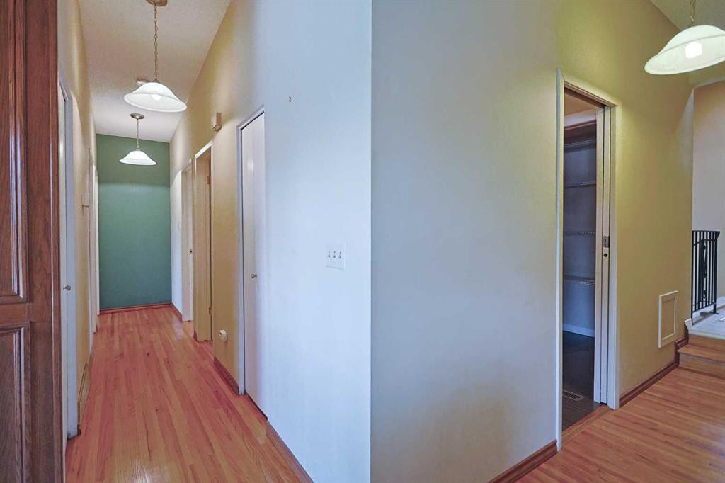 4904 Verulum Place Nw, Calgary, AB - Indoor Photo Showing Other Room